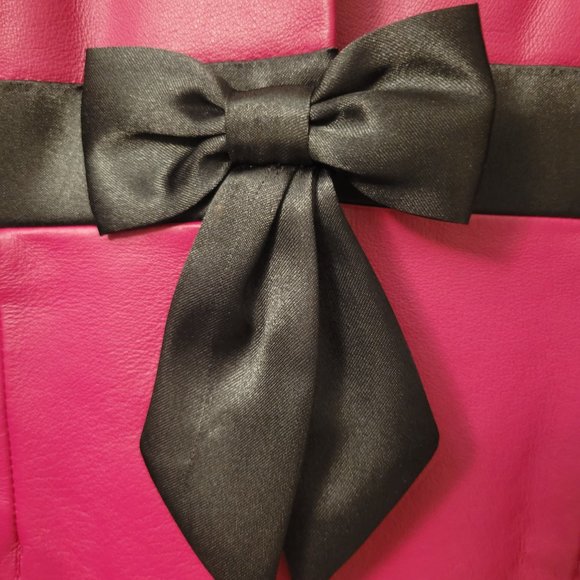 Spiegel 2 pc suit Fuchsia ( Like New ) ( 4 ) Genuine Leather REDUCED!!!! - Picture 6 of 12